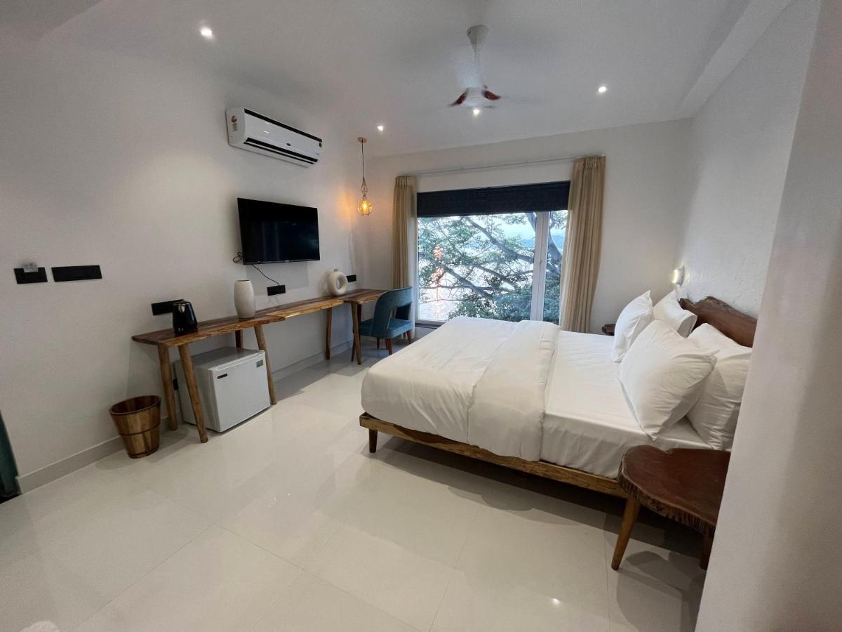 Moustache Luxuria Hotel